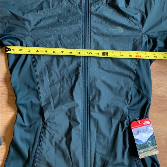 NWT The North Face Isotherm Jacket, Green, M - Picture 11 of 15